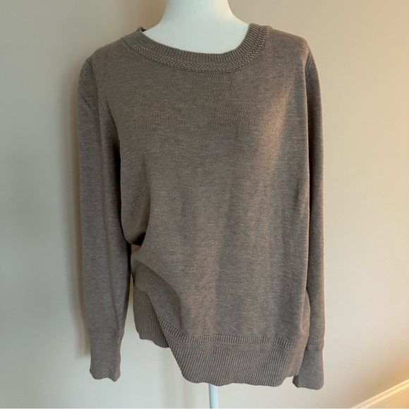 Spring & Mercer Sweater - Picture 4 of 4